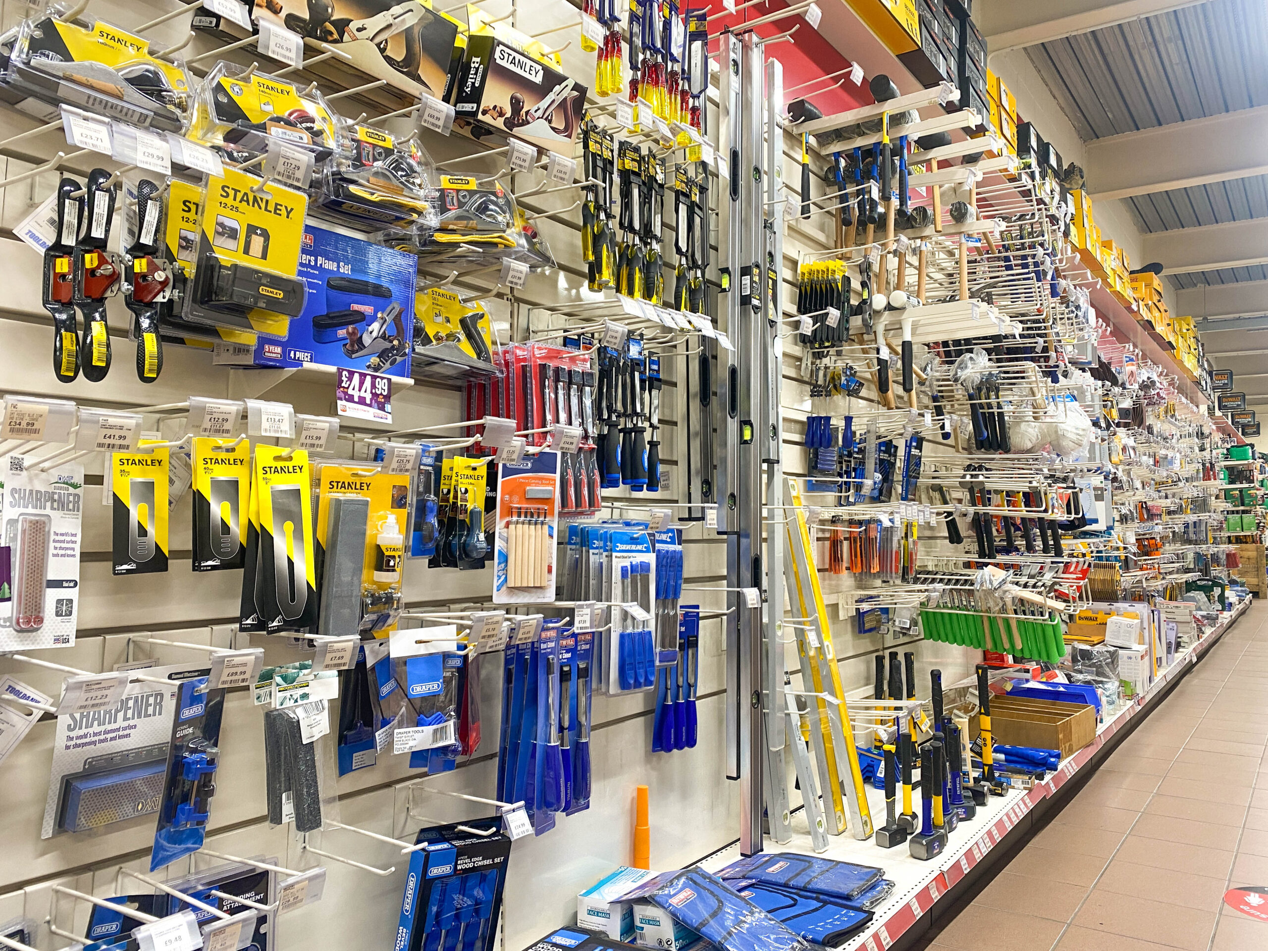 Affordable & Reliable Hardware Shops in Chandigarh You Can Trust