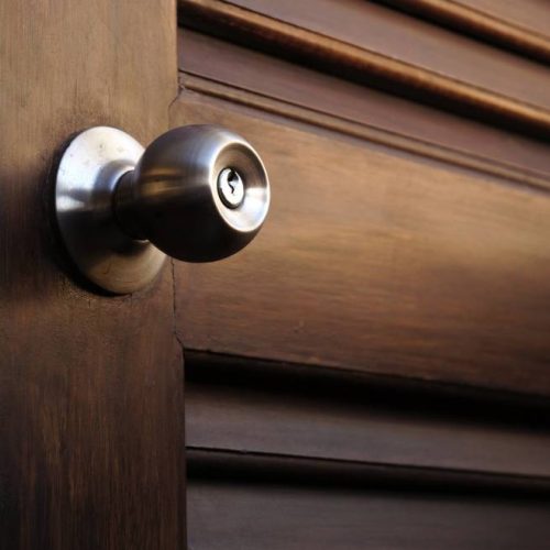Why should you use metal door handles?